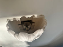 Lade das Bild in den Galerie-Viewer, Vintage Plaster Shell Wall Sconces