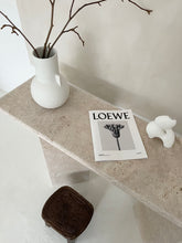 Lade das Bild in den Galerie-Viewer, TRAVERTINE | CONSOLE