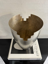 Lade das Bild in den Galerie-Viewer, Silver Art Deco Vase