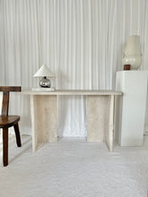 Lade das Bild in den Galerie-Viewer, TRAVERTINE | CONSOLE