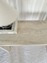 Lade das Bild in den Galerie-Viewer, TRAVERTINE | CONSOLE