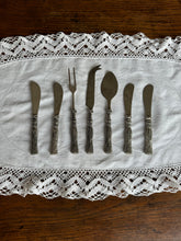 Lade das Bild in den Galerie-Viewer, Tassel Charcuterie Board Cutlery
