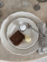 Lade das Bild in den Galerie-Viewer, French Antique Fayence Plates