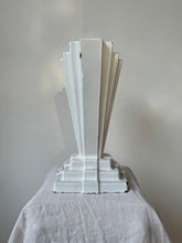 Lade das Bild in den Galerie-Viewer, Iron Art Deco Vase