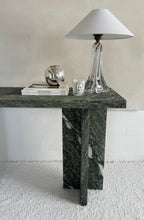 Lade das Bild in den Galerie-Viewer, French Crystal Table Lamp