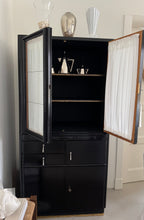 Lade das Bild in den Galerie-Viewer, 1930 Art Deco Highgloss Cabinet