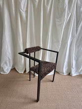Lade das Bild in den Galerie-Viewer, Post Modern KFF Leo Trix Chair