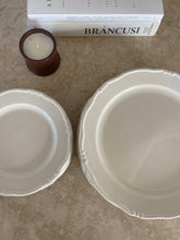 Lade das Bild in den Galerie-Viewer, French Antique Fayence Plates