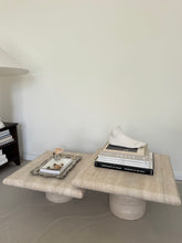 Lade das Bild in den Galerie-Viewer, Angelo Mangiarotti Travertin Coffee Table Set