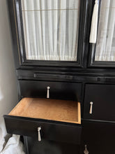 Lade das Bild in den Galerie-Viewer, 1930 Art Deco Highgloss Cabinet