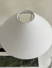 Lade das Bild in den Galerie-Viewer, French Crystal Table Lamp