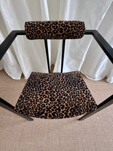 Lade das Bild in den Galerie-Viewer, Post Modern KFF Leo Trix Chair