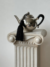 Lade das Bild in den Galerie-Viewer, Tee Pot