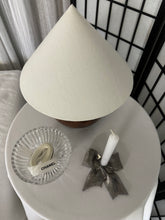 Lade das Bild in den Galerie-Viewer, Lamp Art Deco Style