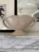 Lade das Bild in den Galerie-Viewer, 1920s Mantel Vase