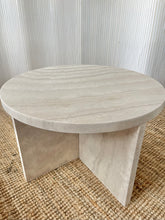 Lade das Bild in den Galerie-Viewer, Round Travertine Coffee Table