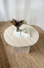Lade das Bild in den Galerie-Viewer, Round Travertine Coffee Table