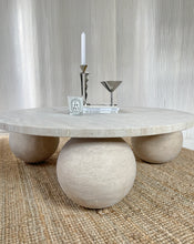 Lade das Bild in den Galerie-Viewer, SPHERE | Round Travertine Coffee Table
