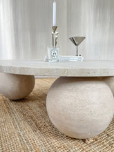 Lade das Bild in den Galerie-Viewer, SPHERE | Round Travertine Coffee Table