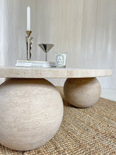 Lade das Bild in den Galerie-Viewer, SPHERE | Round Travertine Coffee Table