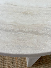 Lade das Bild in den Galerie-Viewer, Round Travertine Coffee Table