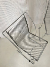 Lade das Bild in den Galerie-Viewer, Vintage Swinging Chrom Wire Chairs
