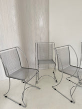Lade das Bild in den Galerie-Viewer, Vintage Swinging Chrom Wire Chairs