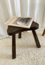 Lade das Bild in den Galerie-Viewer, Brutalist wooden stool
