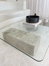 Lade das Bild in den Galerie-Viewer, RAW | Table PS