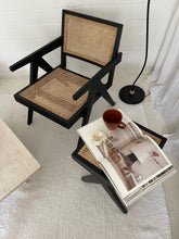 Lade das Bild in den Galerie-Viewer, Rattan cane bench Chandigarh style