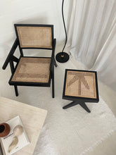 Lade das Bild in den Galerie-Viewer, Rattan cane bench Chandigarh style