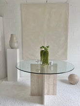 Lade das Bild in den Galerie-Viewer, Round Glas Travertine Table