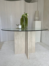 Lade das Bild in den Galerie-Viewer, Round Glas Travertine Table