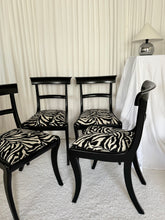 Lade das Bild in den Galerie-Viewer, Chiavari Chairs
