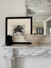 Lade das Bild in den Galerie-Viewer, 1920s Mantel Vase
