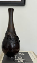 Lade das Bild in den Galerie-Viewer, Japanese Bronze Koi Vase
