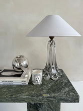 Lade das Bild in den Galerie-Viewer, French Crystal Table Lamp
