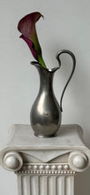 Lade das Bild in den Galerie-Viewer, Tin Bud Vase
