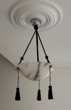 Lade das Bild in den Galerie-Viewer, Art Deco Alabaster Lamp
