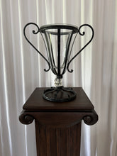 Lade das Bild in den Galerie-Viewer, Wrought Iron Vase
