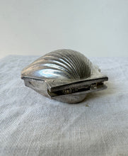 Lade das Bild in den Galerie-Viewer, Silver Shell Box
