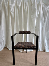 Lade das Bild in den Galerie-Viewer, Post Modern KFF Leo Trix Chair
