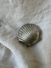 Lade das Bild in den Galerie-Viewer, Silver Shell Box
