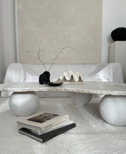 Lade das Bild in den Galerie-Viewer, Vintage Freeform Marble Coffee Table
