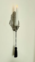 Lade das Bild in den Galerie-Viewer, Pewter Tassel Wall Sconces
