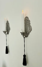 Lade das Bild in den Galerie-Viewer, Pewter Tassel Wall Sconces
