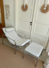 Lade das Bild in den Galerie-Viewer, Genni Chair &amp; Ottomane Gabriele Mucchi for Zanotta

