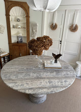 Lade das Bild in den Galerie-Viewer, Round Silver Travertine Table
