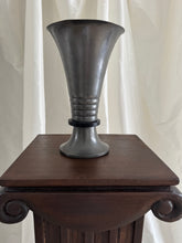 Lade das Bild in den Galerie-Viewer, Swedish Grace Pewter Vase
