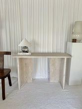 Lade das Bild in den Galerie-Viewer, TRAVERTINE | CONSOLE
